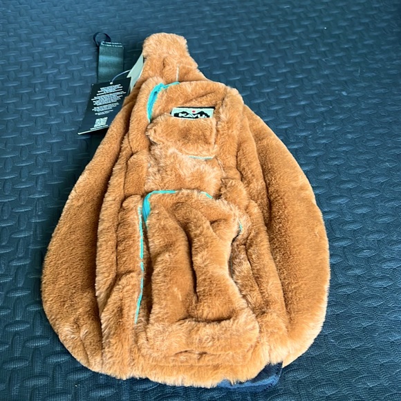 Kavu Handbags - Kavu Adult Sling Bag or Crossbody Bag - New